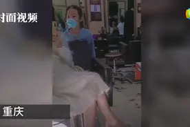 你说巧不巧！学生理发店巧遇老师被查背诵课文图片