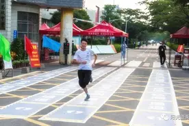 正阳：高考结束考生跑步减压图片