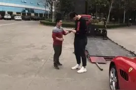 多名CBA球员场外开豪车！杜锋爱将为何骑电动车？曾主动捐52万图片