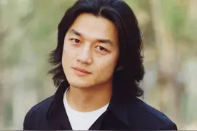 李亚鹏，别跪下图片