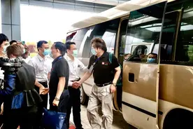 现场图说｜无惧风雨，砥砺前行！一汽红旗CA4GB15TD迎来“中国心”专家评审团检阅图片