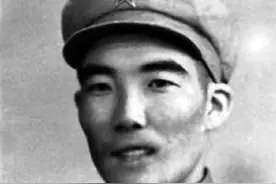 黄继光牺牲后仅评“二级战斗英雄”，连长闻讯气哭：我给上级写信图片