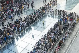 四周都是“气氛组”，只有你是傻白甜图片