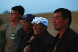 将消失的陕西毛乌素沙漠 离不开这一家四代人植树36年图片