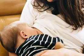 新手妈妈看过来——怎样轻松哺乳图片
