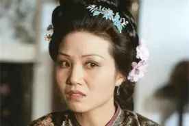 贾宝玉差点被打死，是贾环告密，为何王夫人不理论？她在忌惮谁？图片