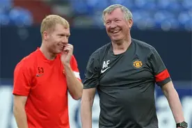 斯科尔斯无意间透露，C罗与爵爷也“闹僵”过，劝架者仍是内维尔图片