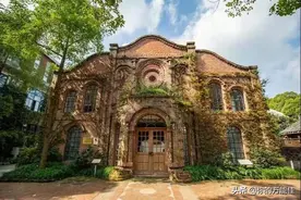 四川国际标榜职业学院校园风光图片