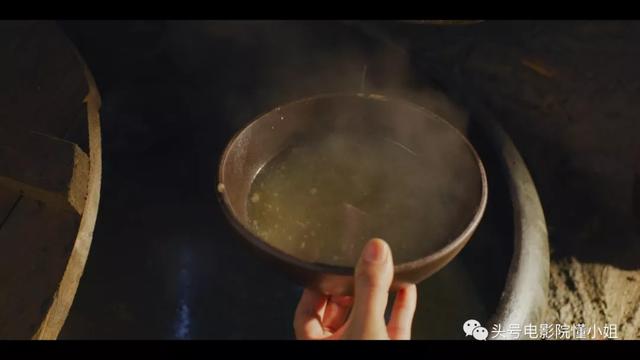 演了50分钟，全智贤才出现！丧尸剧《王国》外传开播争议大遭差评