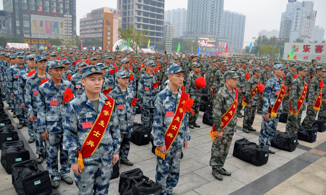 应届毕业生当兵，从“学校”和“老家”报名有“讲究”，望周知