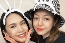 杨丞琳浪姐2踢馆成功，跟陈妍希开心合照，看老公、工作两不误！图片