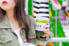 火爆广东的“渣男手打柠檬茶”来莆田了，我整个朋友圈都被绿了图片