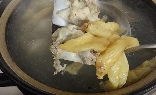 两人吃花胶要放多少钱 2025年花胶一人一次吃多少克 两人吃花胶要放多少钱 2025年花胶一人一次吃多少克