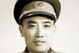 1971年，黄永胜被隔离审查，接替他主持总参工作的人是谁？图片