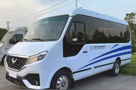 最帅五菱小客车！外观很年轻运动，内饰更上档次了图片