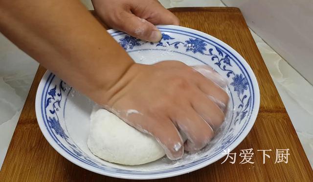 爱吃烙饼的要收藏了，开水一烫，外焦里软又多层，学会都能摆摊了