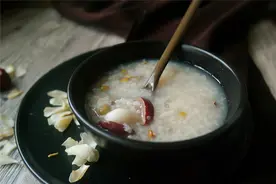 林梢一点风微起，吹作人间百合香图片