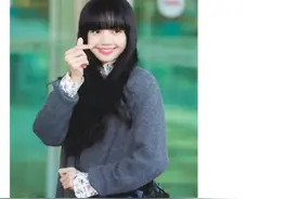lisa确诊感染新冠，昨天还和队友在聚会，确诊前录节目声音也哑了图片