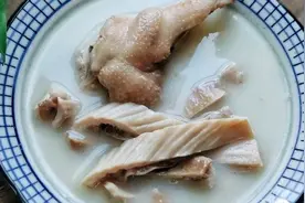 胡椒猪肚鸡汤，这样的做法，简单美味，又滋补图片