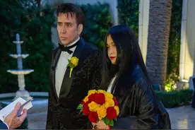 尼古拉斯5婚娶小31岁妻，儿子比继母大4岁，赌城办婚礼排场大图片