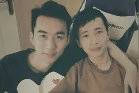 阿特和老婆甜蜜双排节目效果爆炸！网友直呼鲍老板家庭地位不一般图片