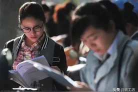 高级教师享受“副县级待遇”？简单类比教师和公务员，不科学图片