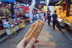 商业化的塘栖古镇，大运河穿镇而过，离杭州近，游客多好吃的也多图片