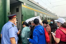 深度 | 京承线上“小慢车”，跑出老乡幸福路图片