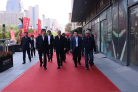 五矿集团党组书记、董事长唐复平一行赴 北大资源西宁博雅金融广场考察调研图片