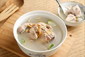 一鸽胜九鸡，炖鸽子汤不能焯水，牢记2招，肉嫩汤鲜，营养不流失图片
