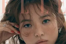 宋慧乔白色低胸铁链装惊艳！清纯女神"脱胎换骨"性感脏化太突破图片