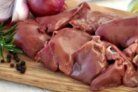宠物吃生骨肉，会感染寄生虫吗？图片