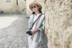 羡慕苗圃的洒脱，43岁不拍戏打扮美美的到处旅游，度假穿得像走秀图片