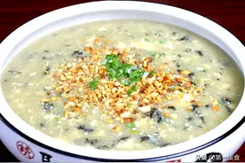 河南特色！芝麻叶加嫩豆腐，5块钱熬1锅朴实调胃的家常好汤图片