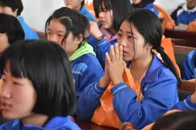 400万女童面临“月经贫困”：这不是发放卫生巾就能解决的问题图片