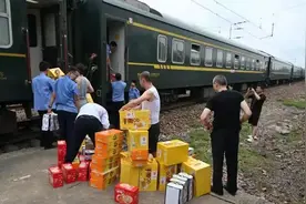 旅客被困超45小时，297趟高铁停运，郑州铁路瘫痪，全国人货受阻图片