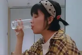 32岁阚清子与闺蜜的快乐时光，有个懂自己的好闺蜜是一种幸福图片