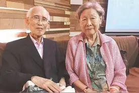 余光中爱上14岁表妹，不顾父母反对娶回家，7年生5子，携手61年图片