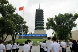缅怀抗战先烈，举行纪念“八一三”淞沪抗战爆发84周年活动图片