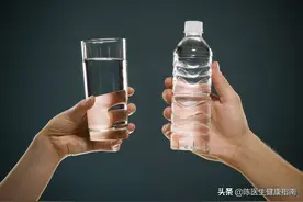 喝水越多对肾脏的损害就越大？怎么喝水才不伤肾，听听医生怎么说图片
