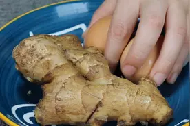 生姜和鸡蛋放一起，作用实在太厉害了，现在知道也不晚，收藏了图片