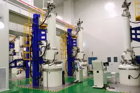 第一颗8英寸硅单晶落地，打响半导体材料产业化新年“第一枪”图片