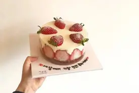 草莓蛋糕，看一次馋一次美食诱惑图片