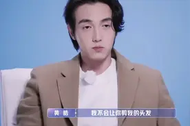 萧亚轩的另一面：叛逆童年，母亲患癌去世，所谓潇洒不过是伪装图片