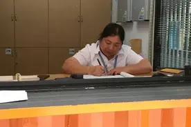 网络热点 | 宿管阿姨陪考一次性通过！这样的牛人咱天津也不少！图片