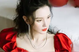 性感张萌：一身红色连衣裙高端大气上档次图片