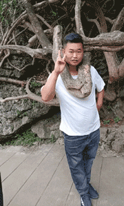 开心一刻｜一个人容易想太多，想太多容易一个人