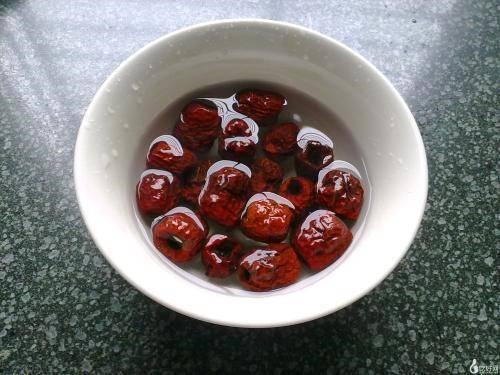 红枣炖花胶的功效 2026年红枣炖花胶的功效与禁忌