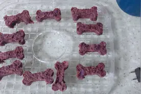 教你做宠物小零食（一）紫薯鸡肉饼干图片