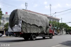 4米2轻卡要凉了？超载车将按2类车收费，卡友：早该整治了！图片